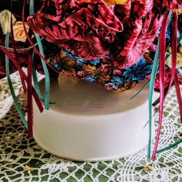 Show-Stopper's Musical Porcelain Doll - NWOT - Picture 3 of 3